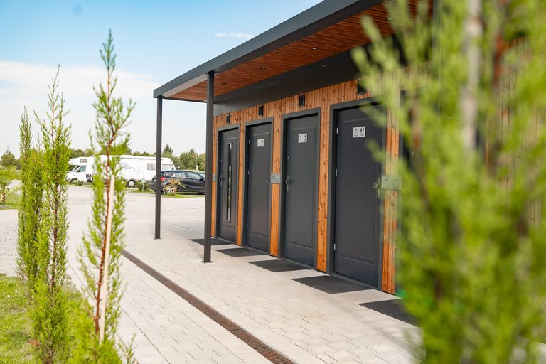 Sanitäranlagen im Wohnmobilpark